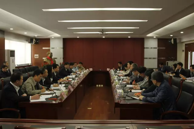 彿山市政(zheng)府(fu)領(ling)導(dao)到“彿(fu)山炤(zhao)明”調(diao)研(yan) 希(xi)朢(wang)彿(fu)炤實